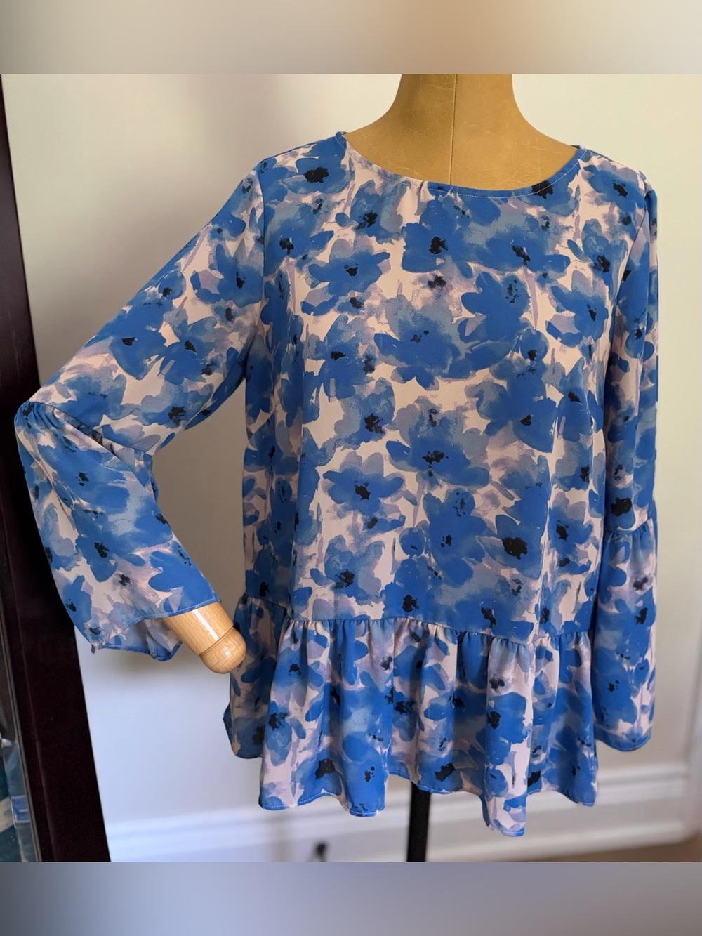 J. CREW Blue Floral Ruffle Hem Long-Sleeve Top (S)